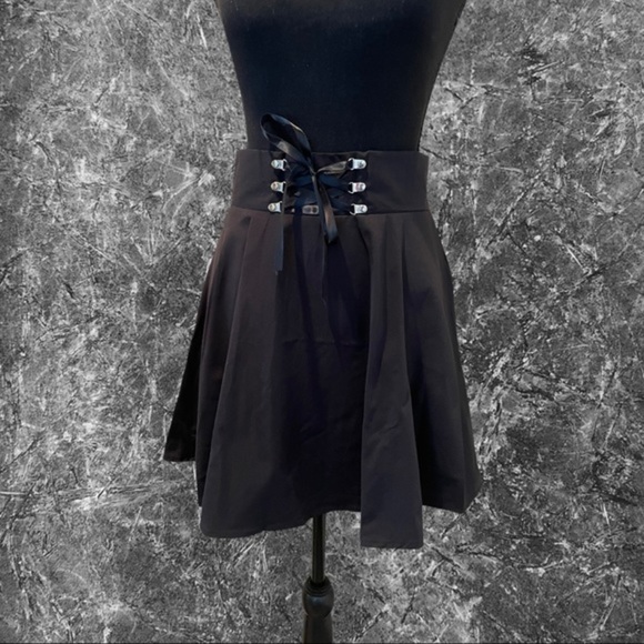 Black Skirt - Picture 4 of 4